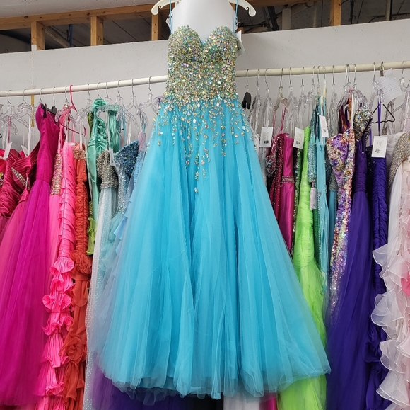Jovani Prom Dress - Picture 1 of 4